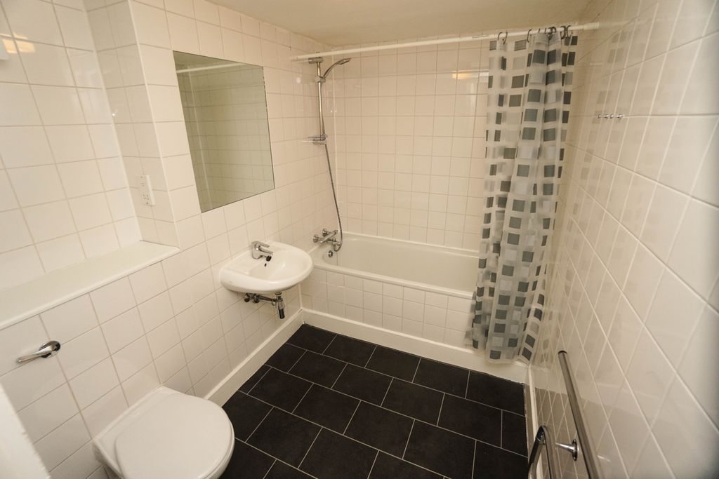 Property photo 3 of 6 Photo 7