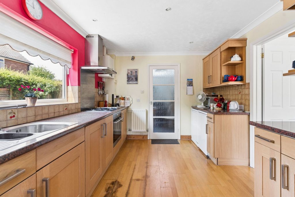 Property photo 3 of 20
