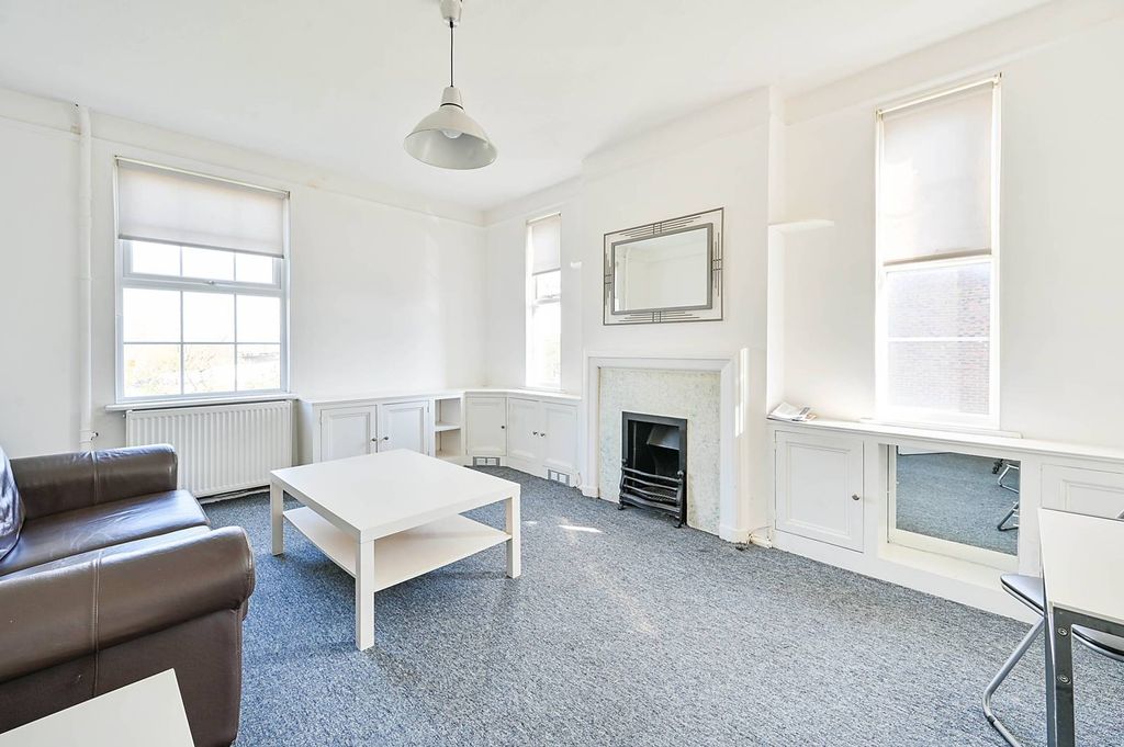 Property photo 2 of 7