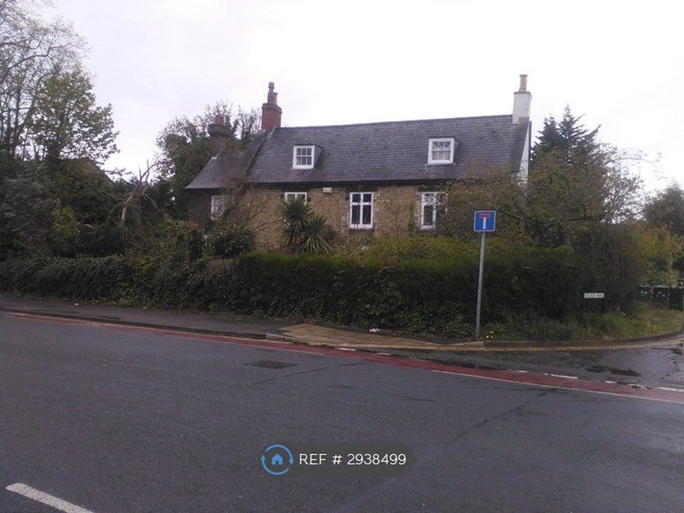 Property photo 1 of 8 Detached Listed Farmhouse