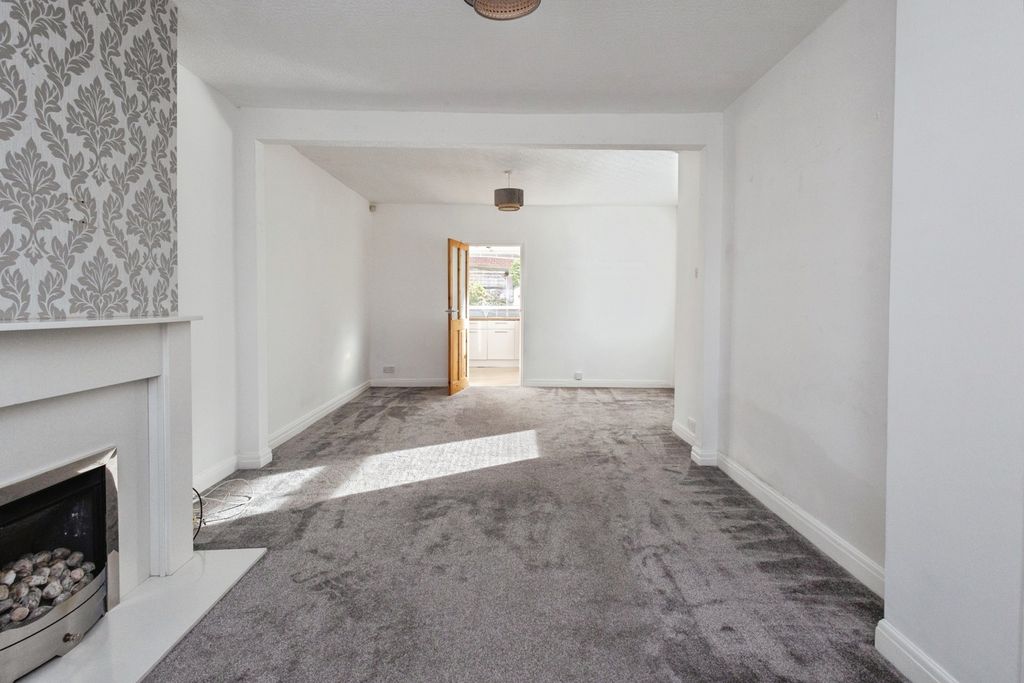 Property photo 2 of 14 Photo