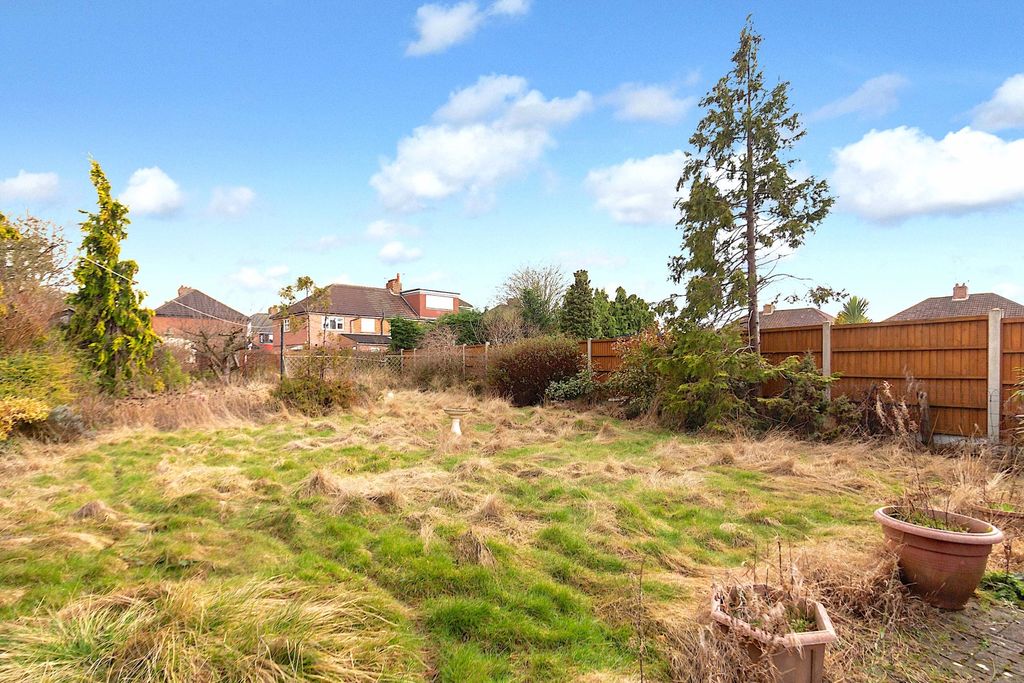 Property photo 3 of 18 320 Fifth Avenue - Garden1