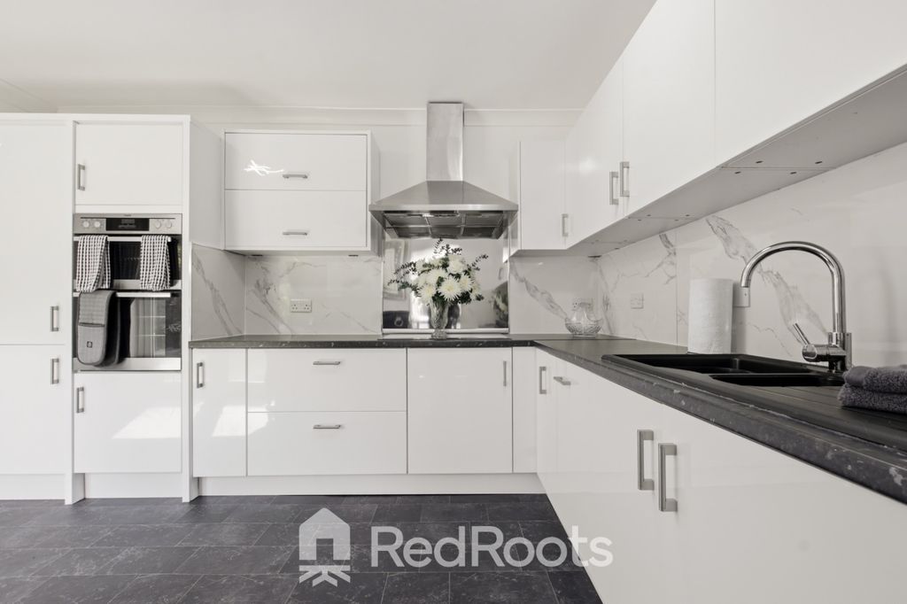 Property photo 3 of 29 5221284