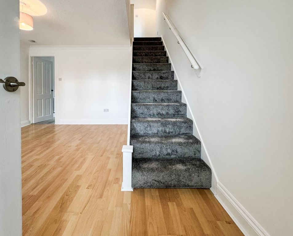 Property photo 2 of 14 N