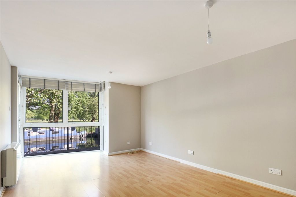 Property photo 1 of 8 Living Room