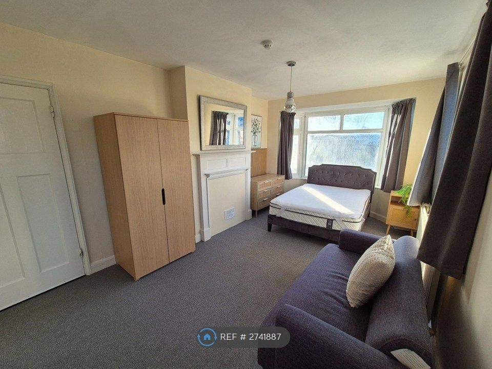 Property photo 1 of 8 Room 1