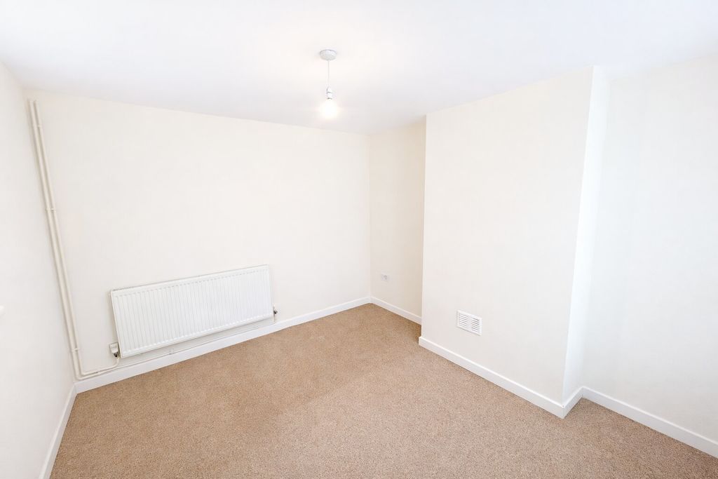 Property photo 3 of 8 Photo 3