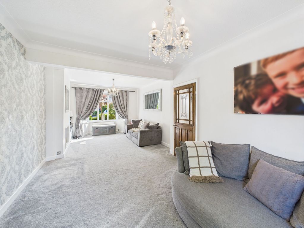 Property photo 2 of 33