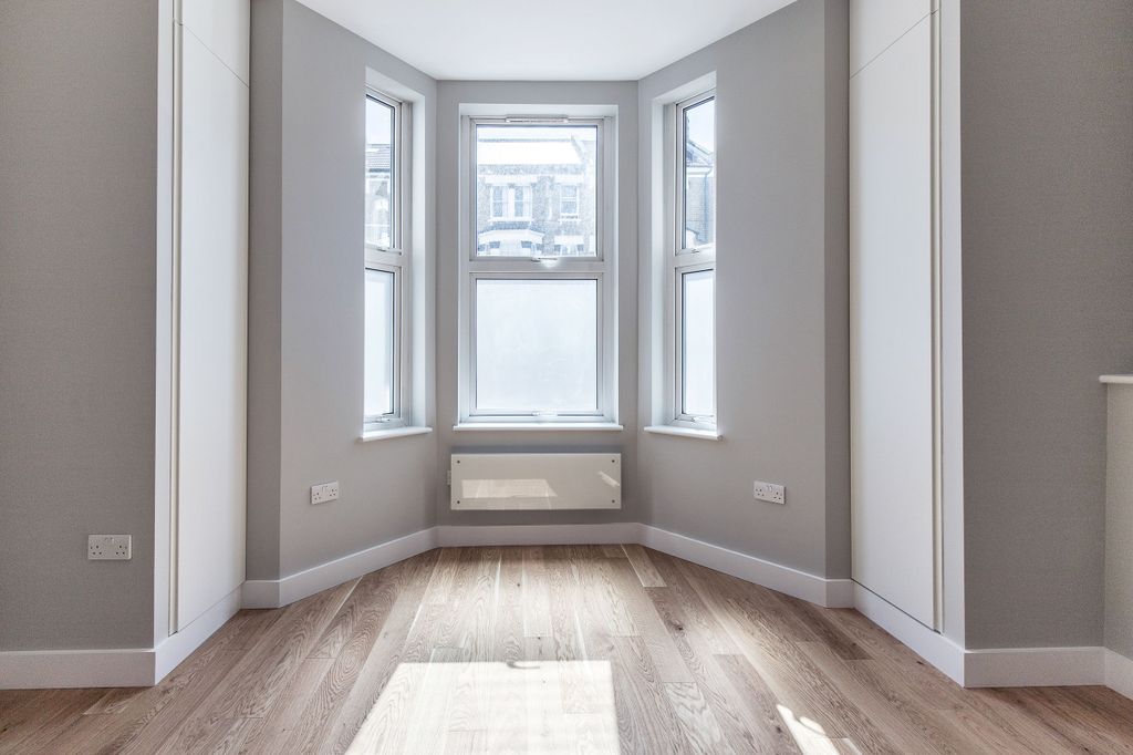 Property photo 3 of 11 Bedroom