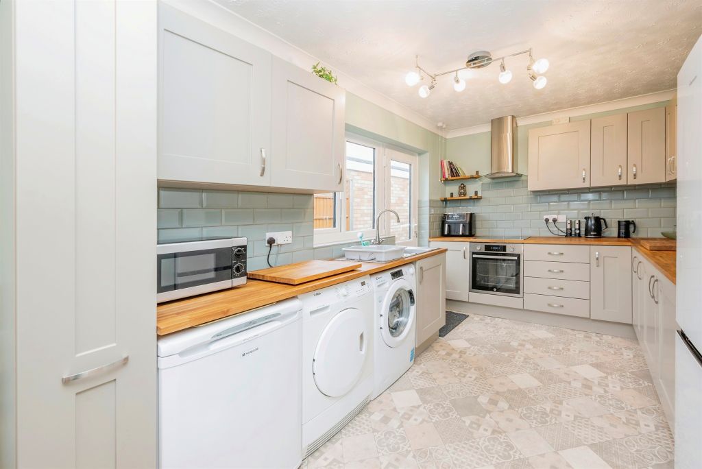 Property photo 2 of 24