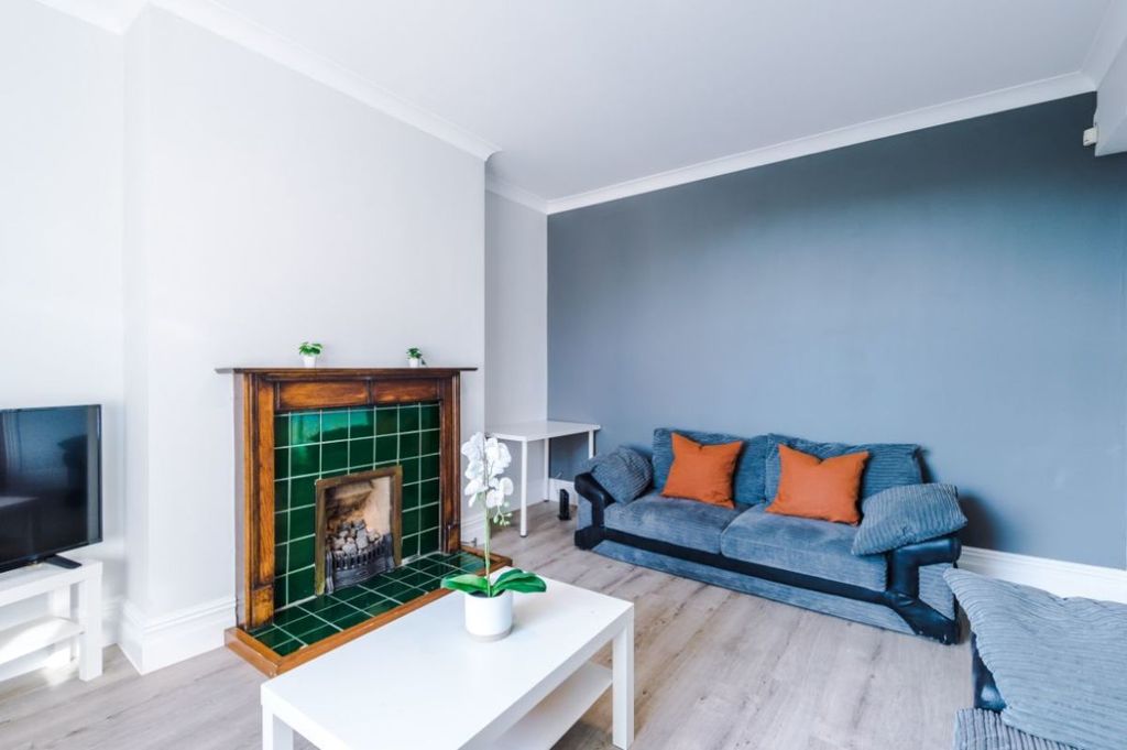 Property photo 1 of 15 201Or - Living Area