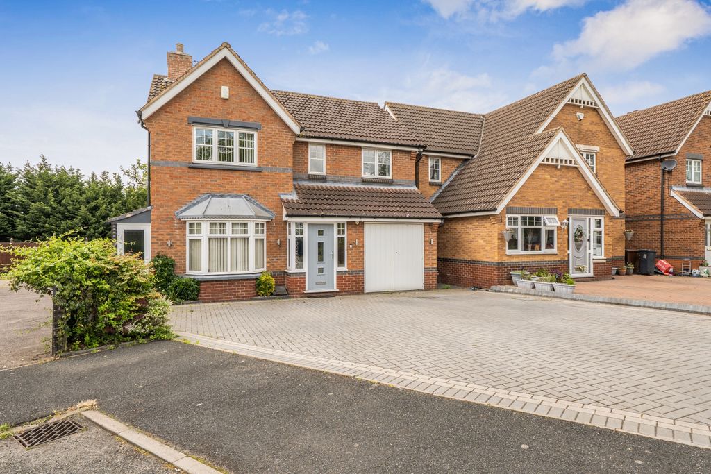Property photo 1 of 23 1-69Fe6A9A69970-1454306-19-69Fde1776Aebe-1