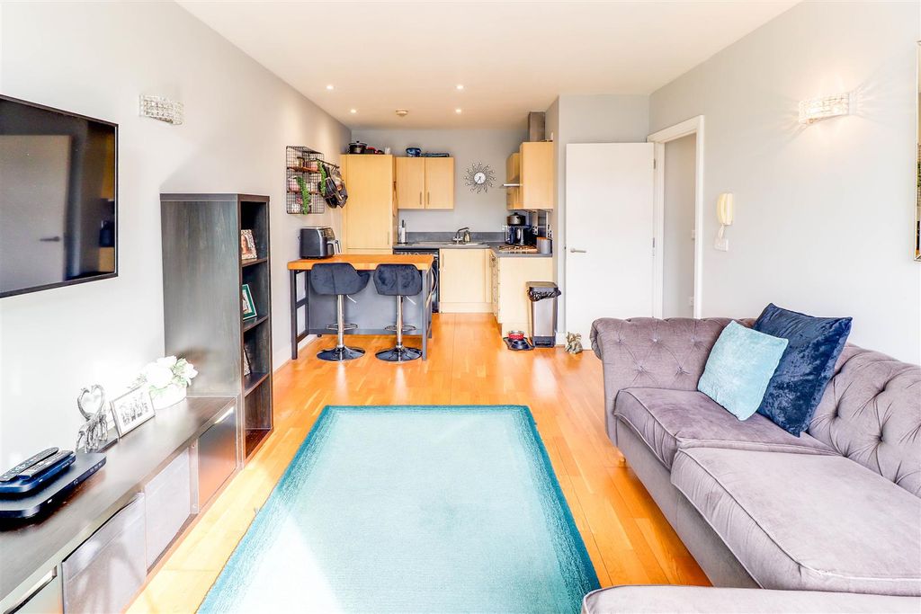 Property photo 2 of 18