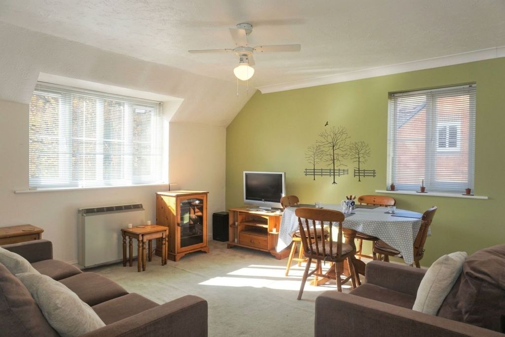 Property photo 2 of 7