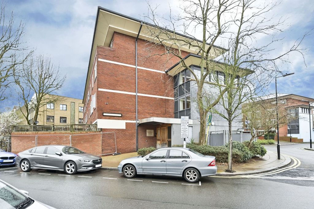 Property photo 1 of 8