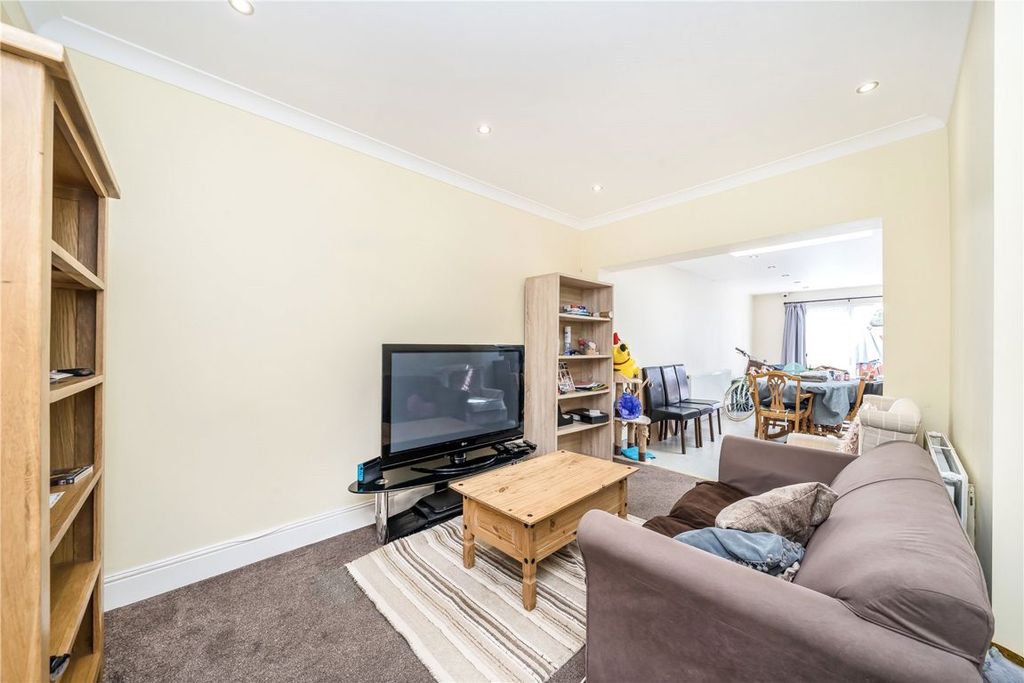 Property photo 2 of 9