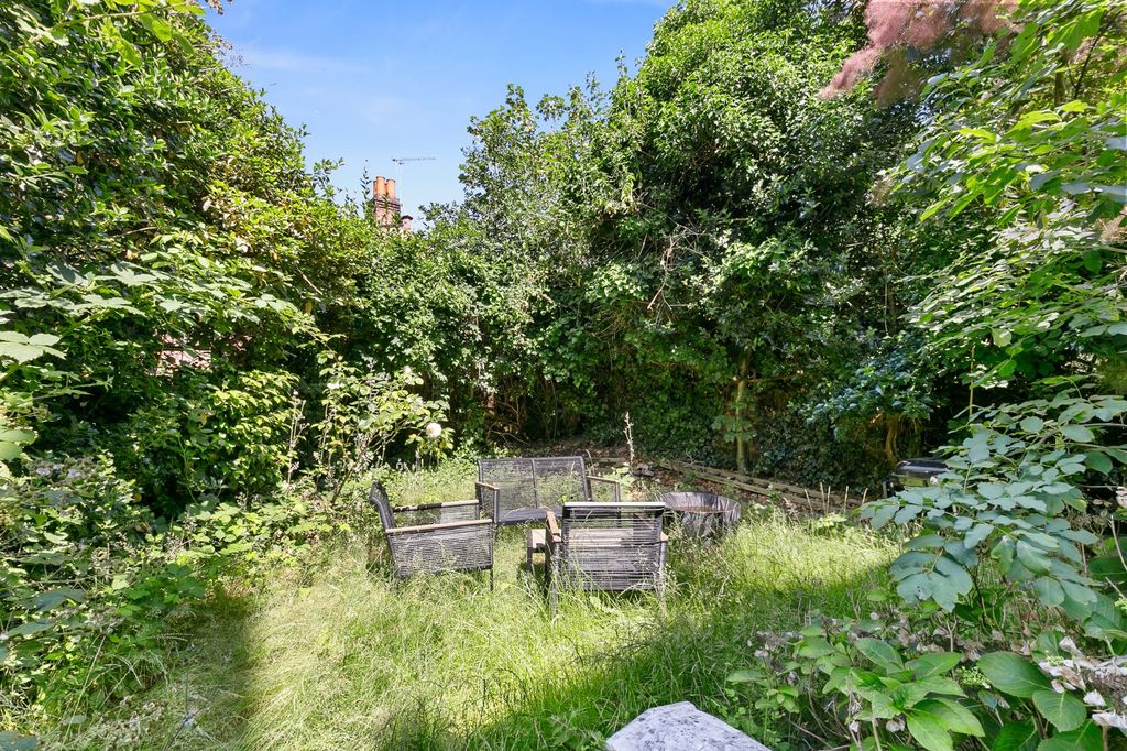 Property photo 3 of 12