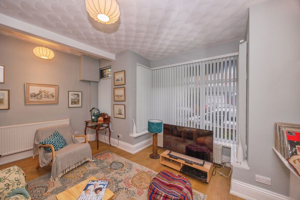 Property photo 2 of 18 Pbox-Img.Jpg