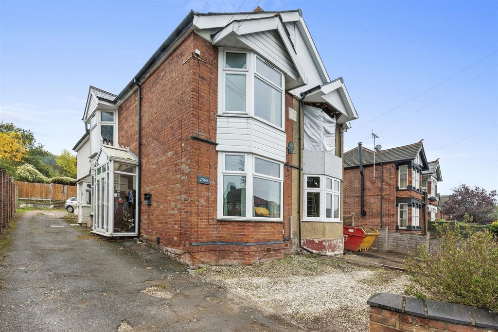 Property photo 1 of 15 246A West Wycombe Rd, Hp12 3Ar-14.Jpg