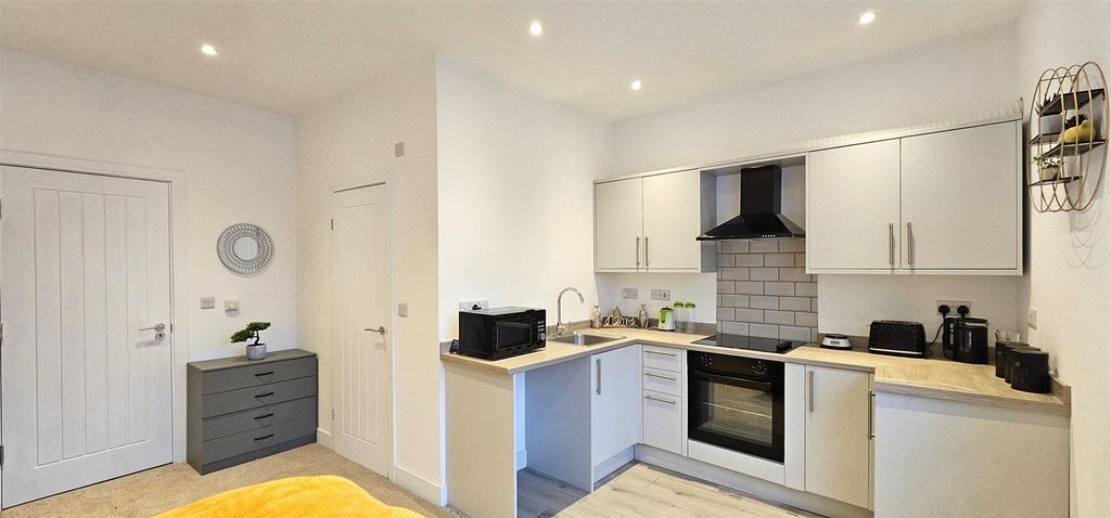 Property photo 2 of 8 Studio - Kitchen.Jpg