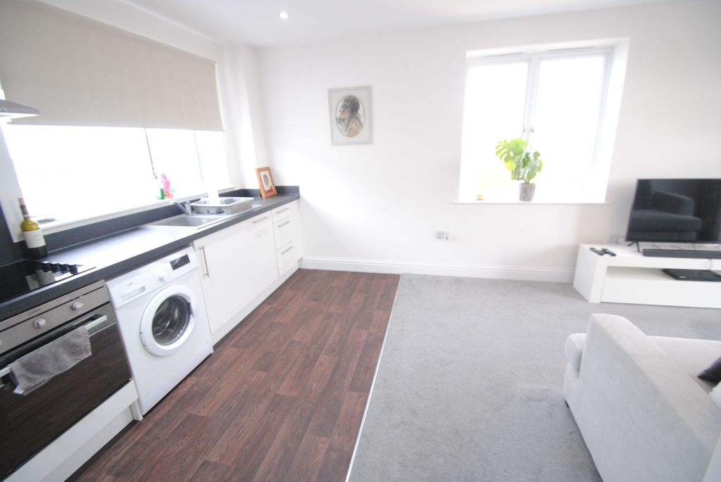 Property photo 2 of 10