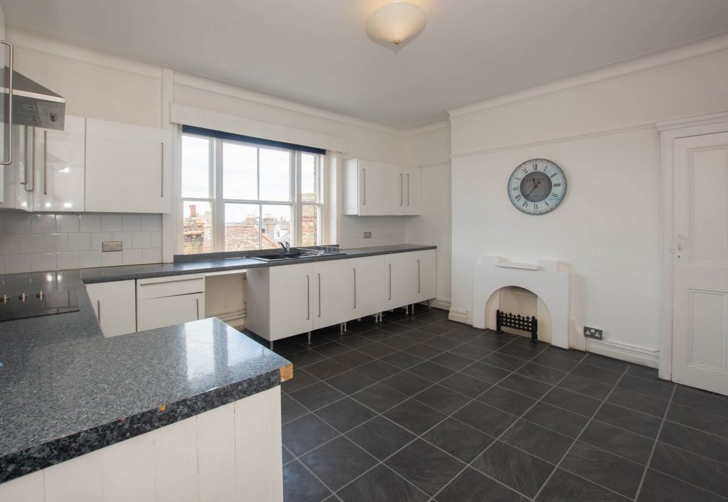 Property photo 3 of 10 Kitchen/Diner