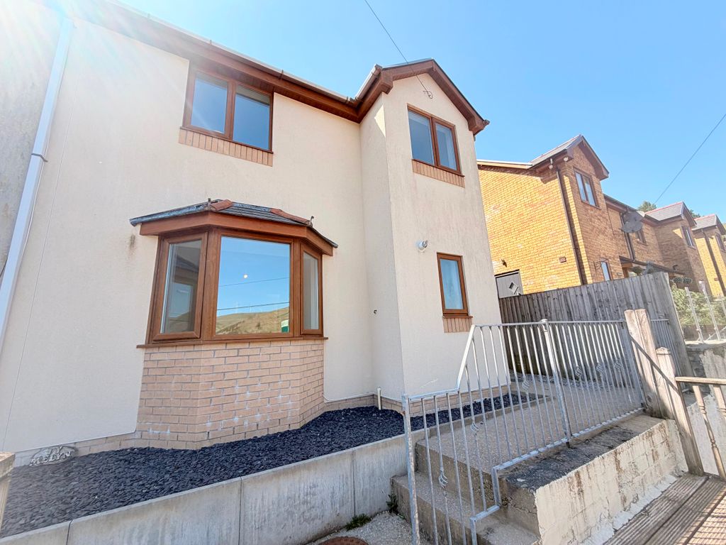 Property photo 1 of 26
