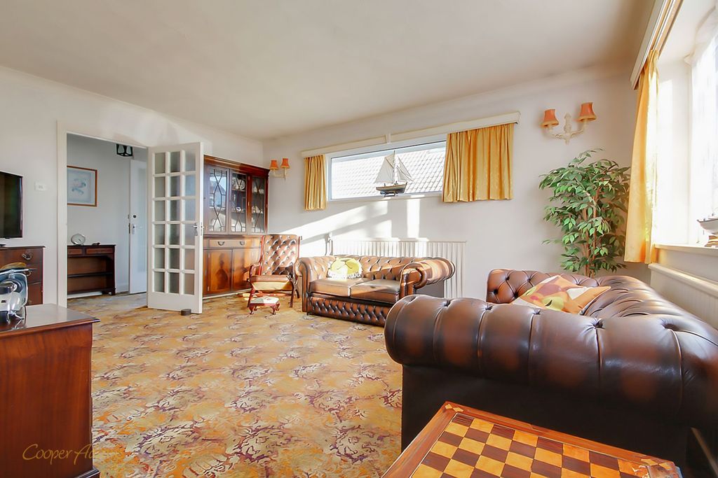 Property photo 2 of 11 Sitting Room