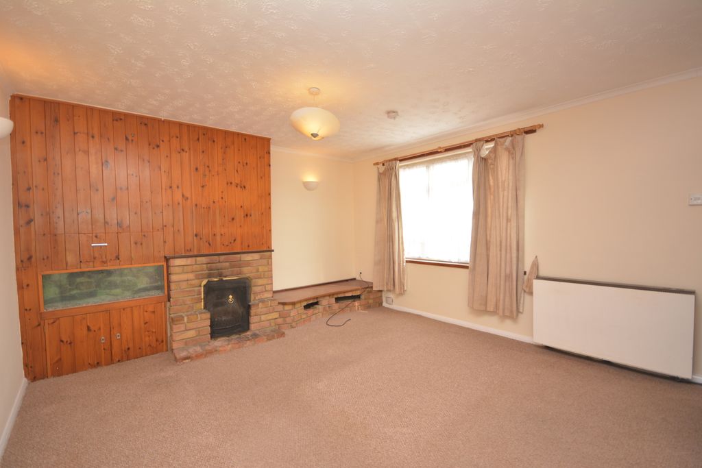 Property photo 3 of 14 Lounge View 2