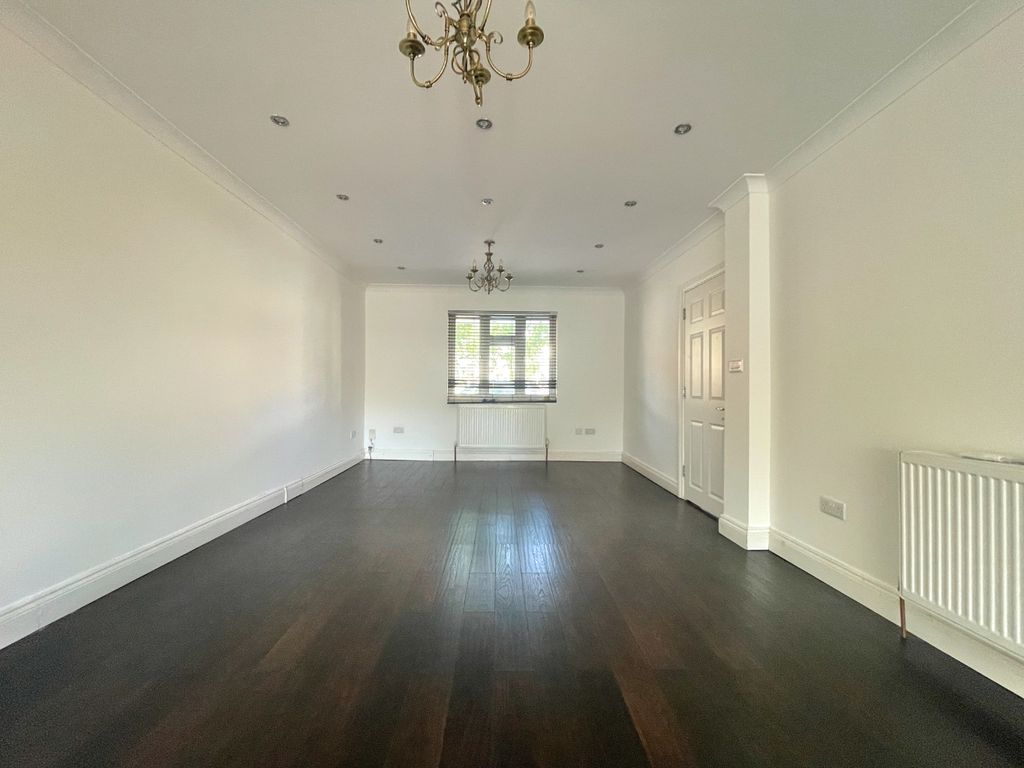 Property photo 2 of 14 4349451