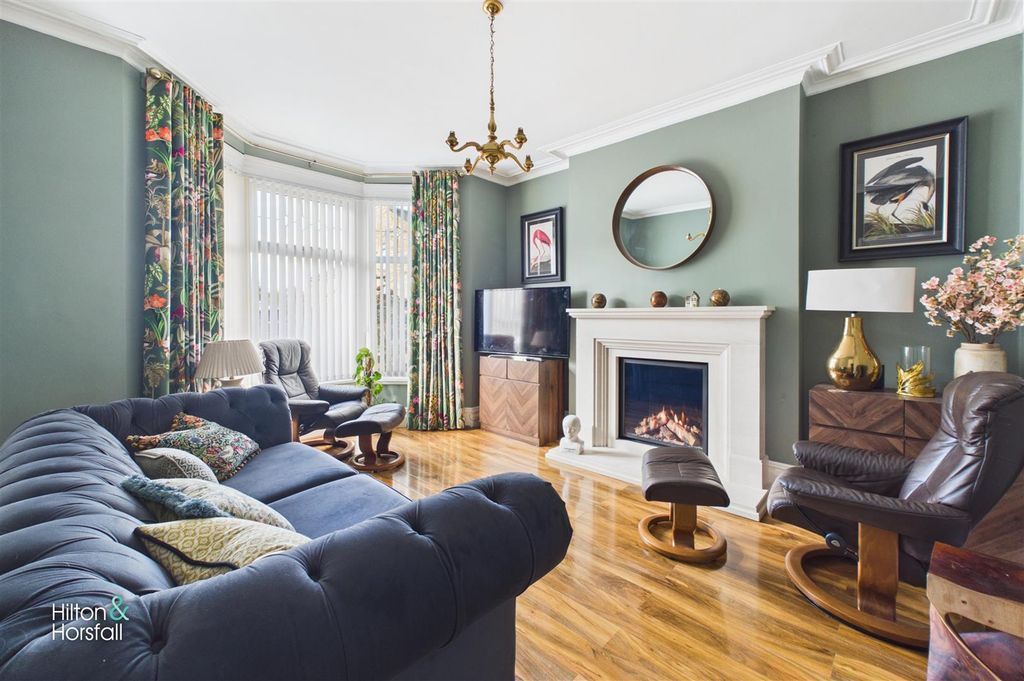 Property photo 2 of 15 Alkincoats Road