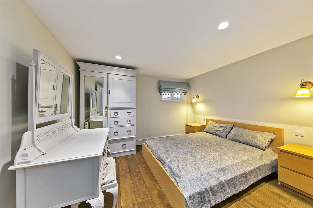 Additional image 20 of 6 bed semi-detached house for saleUxbridge Road, Hampton TW12