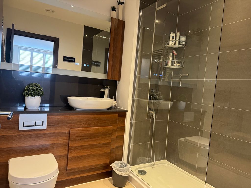 Additional image 10 of 2 bed penthouse for saleEast Station Road, Fletton Quays, Peterborough PE2