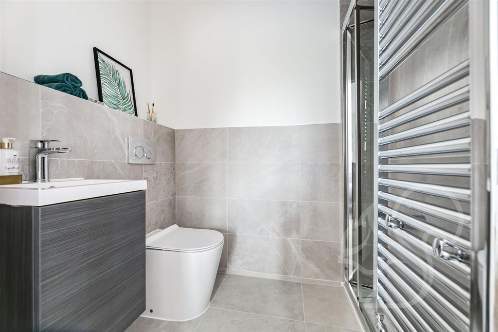 Property photo 3 of 7 W/C