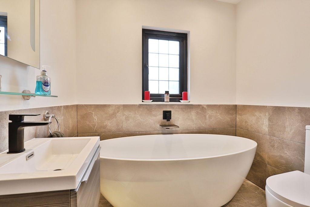 Property photo 2 of 17 Photo