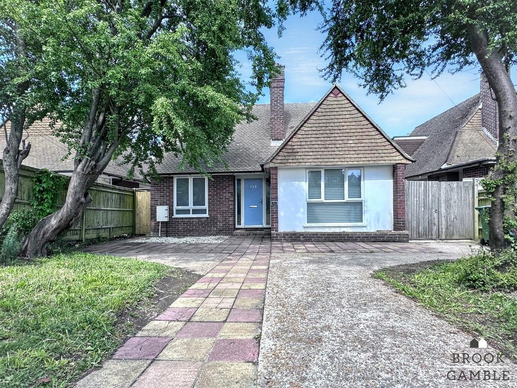Property photo 1 of 18 01323 438506