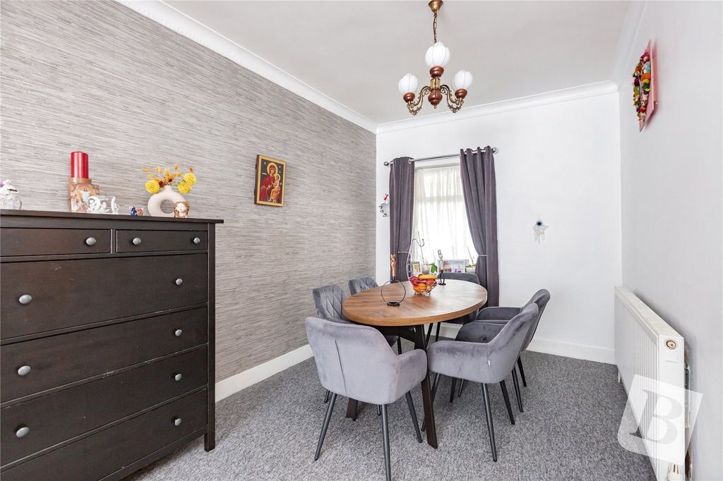 Property photo 3 of 16 Lounge/Diner