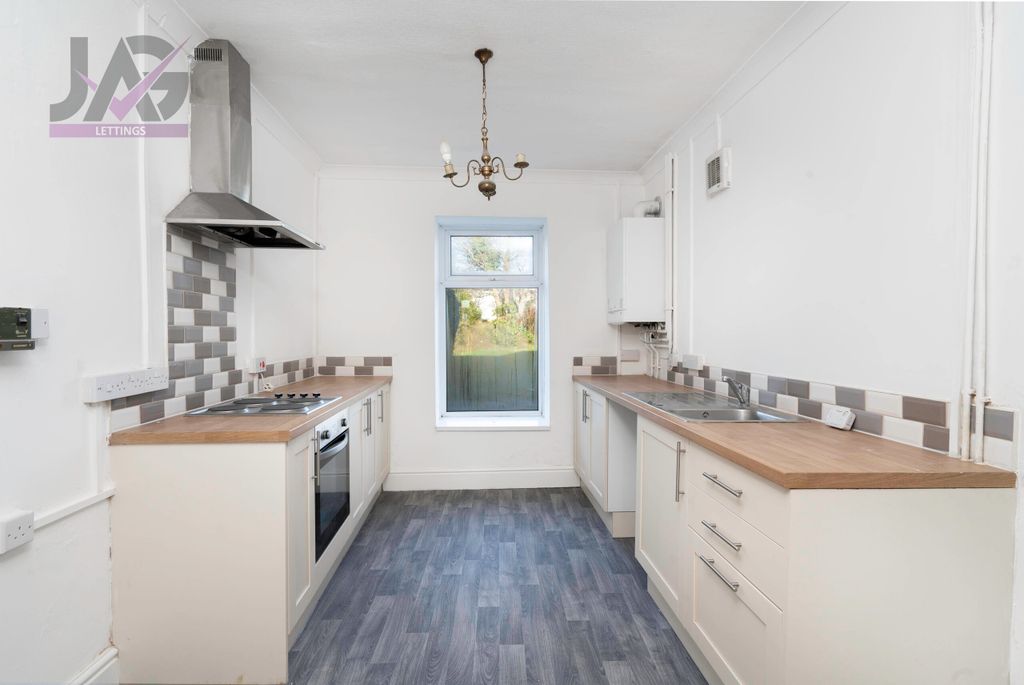 Property photo 2 of 16 36Br44