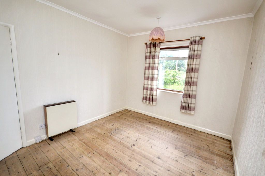 Property photo 3 of 11 Photo 4