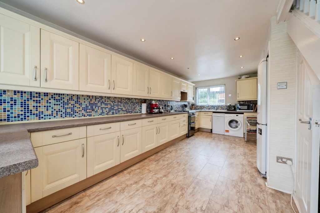 Property photo 2 of 15 Kitchen