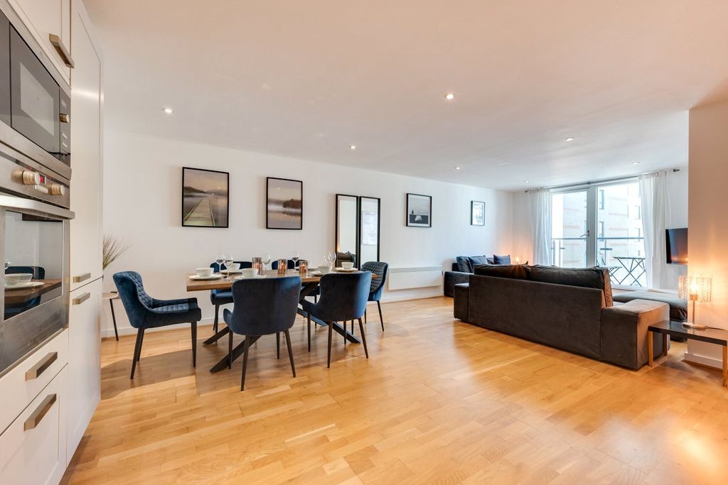 Property photo 2 of 14 Kitchen