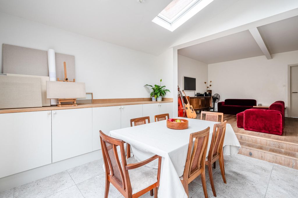 Property photo 2 of 18 Dining Room