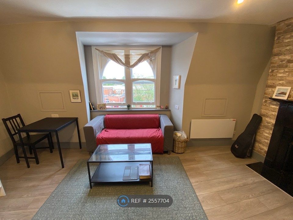 Property photo 3 of 18 Lounge