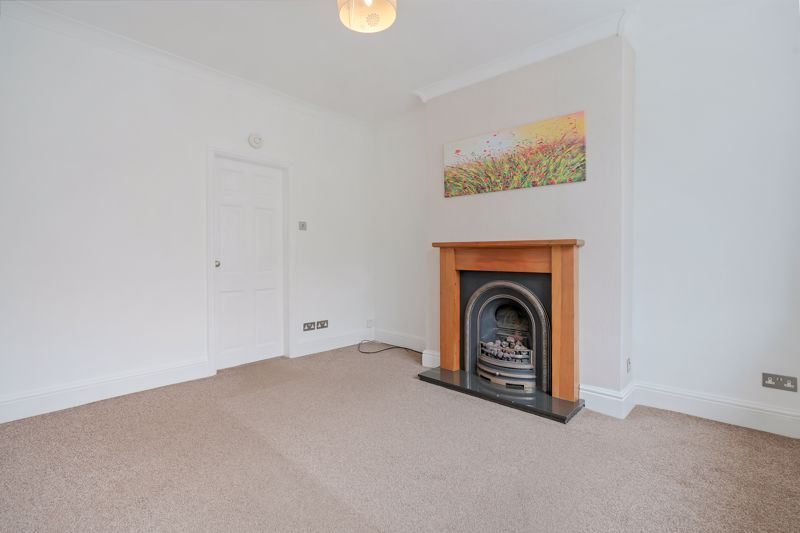 Property photo 3 of 24 Lounge