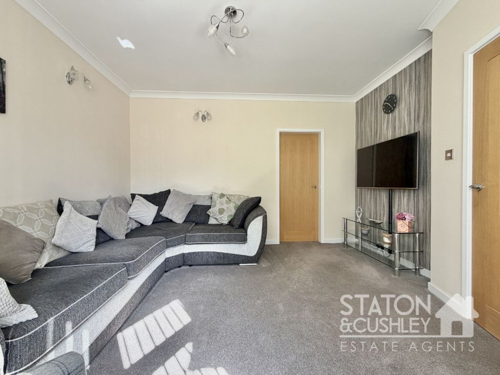Property photo 3 of 32