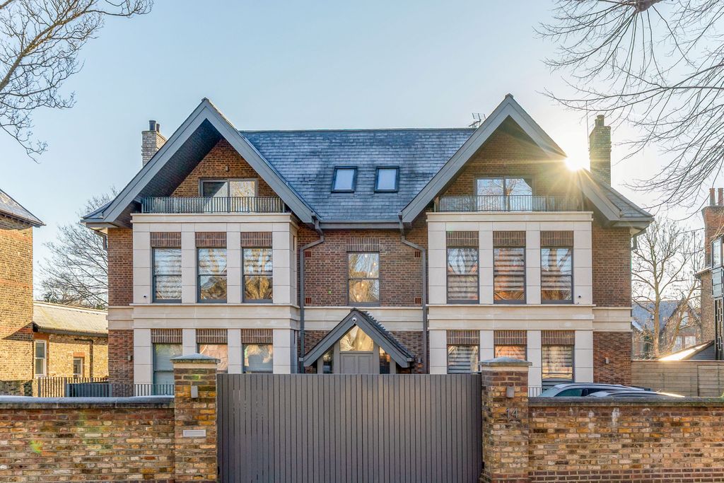 Property photo 1 of 11