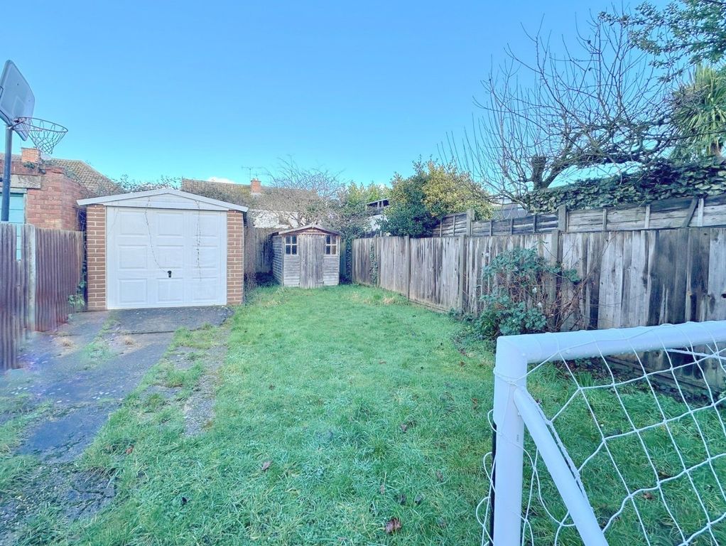 Property photo 2 of 9 Garden