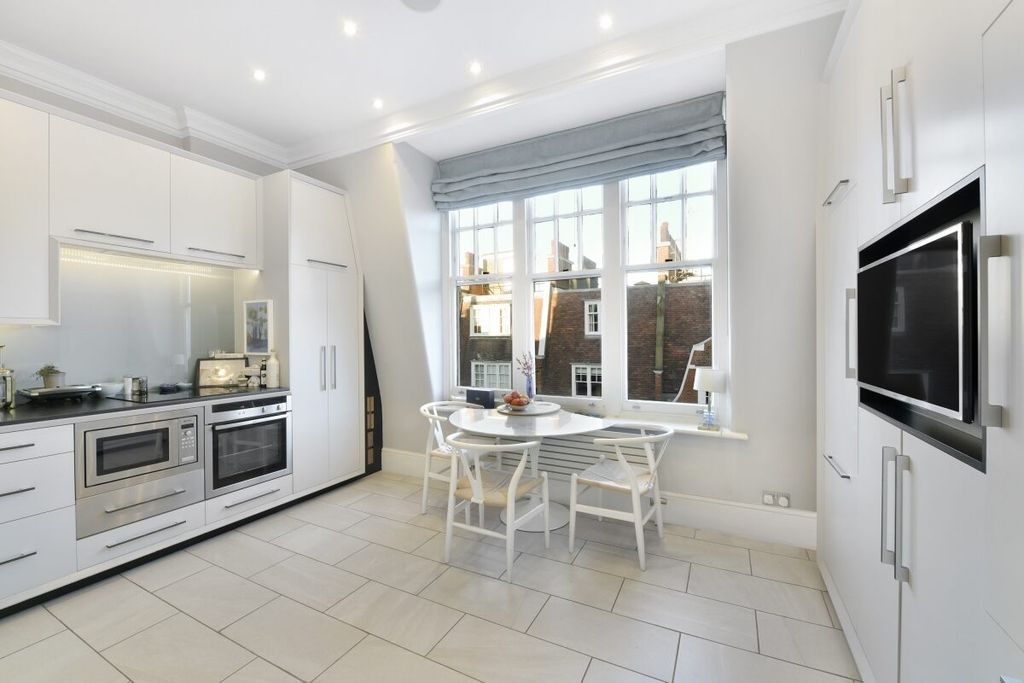 Property photo 2 of 14 Jll