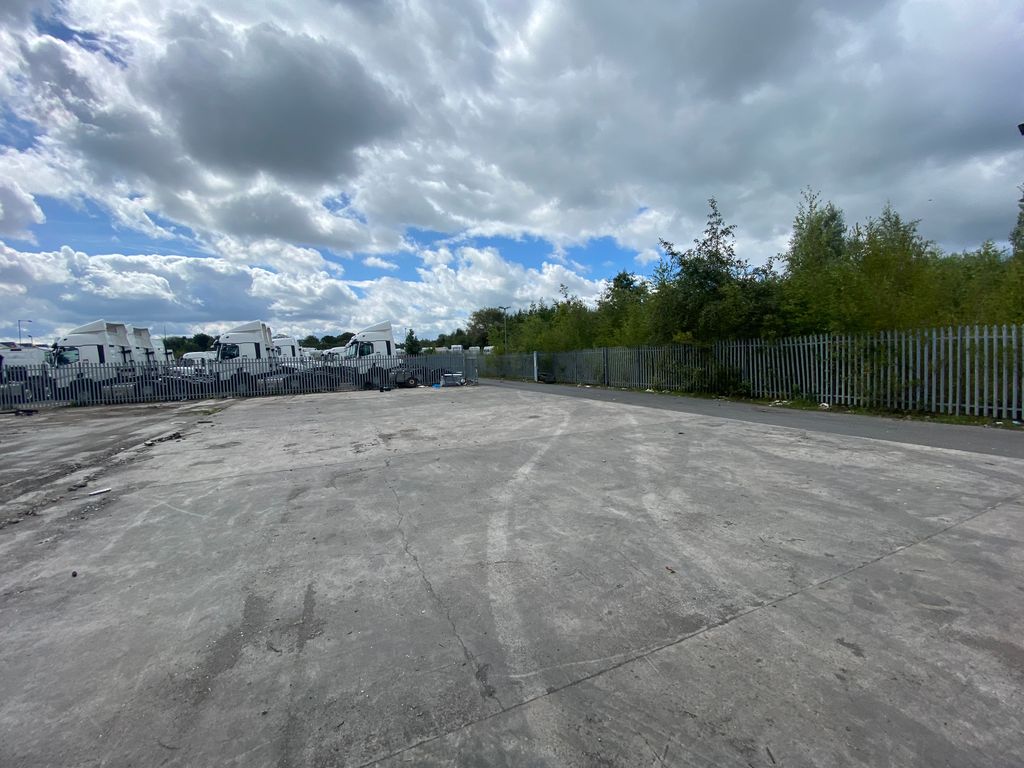 Property photo 1 of 3