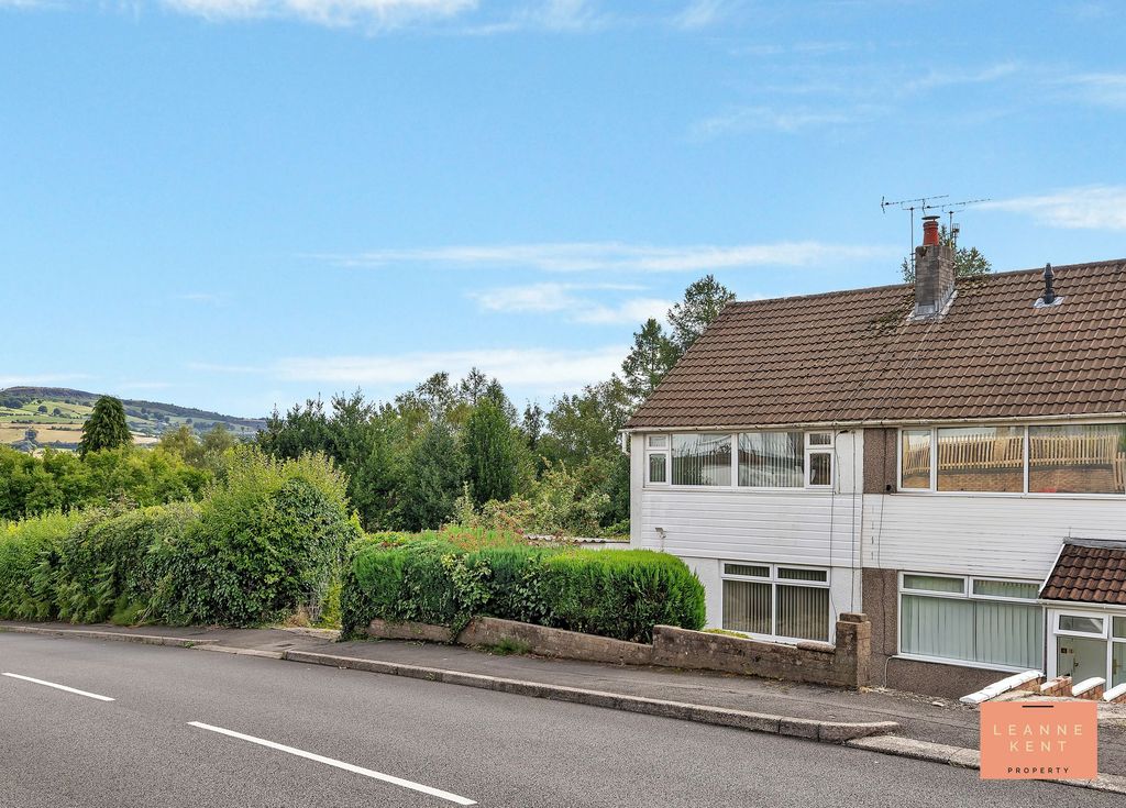 Property photo 1 of 31